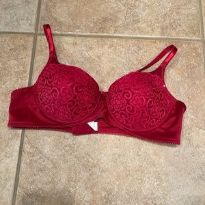 Red lace padded bra